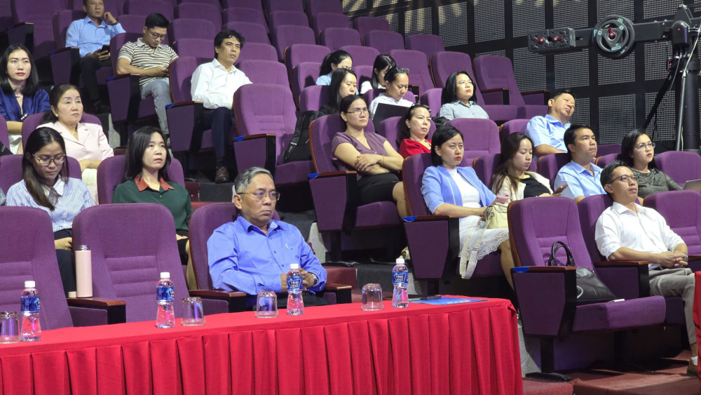 Hội nghị được kết nối trực tuyến với cơ sở phường Tân Ninh (tỉnh Tây Ninh)