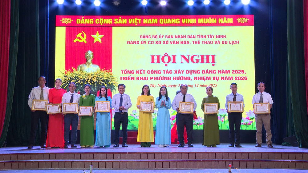 Đảng bộ cơ sở Sở Văn h&oacute;a, Thể thao v&agrave; Du lịch: Quyết t&acirc;m g&oacute;p phần đạt mục ti&ecirc;u tăng trưởng hai con số