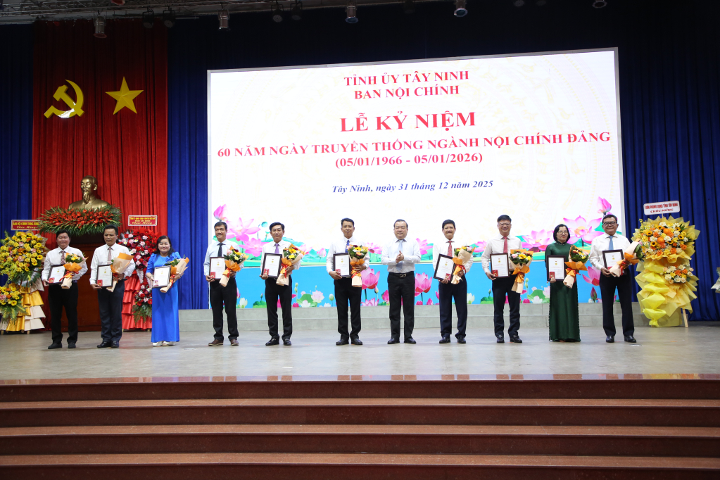 Kỷ niệm 60 năm Ng&agrave;y truyền thống ng&agrave;nh Nội ch&iacute;nh Đảng