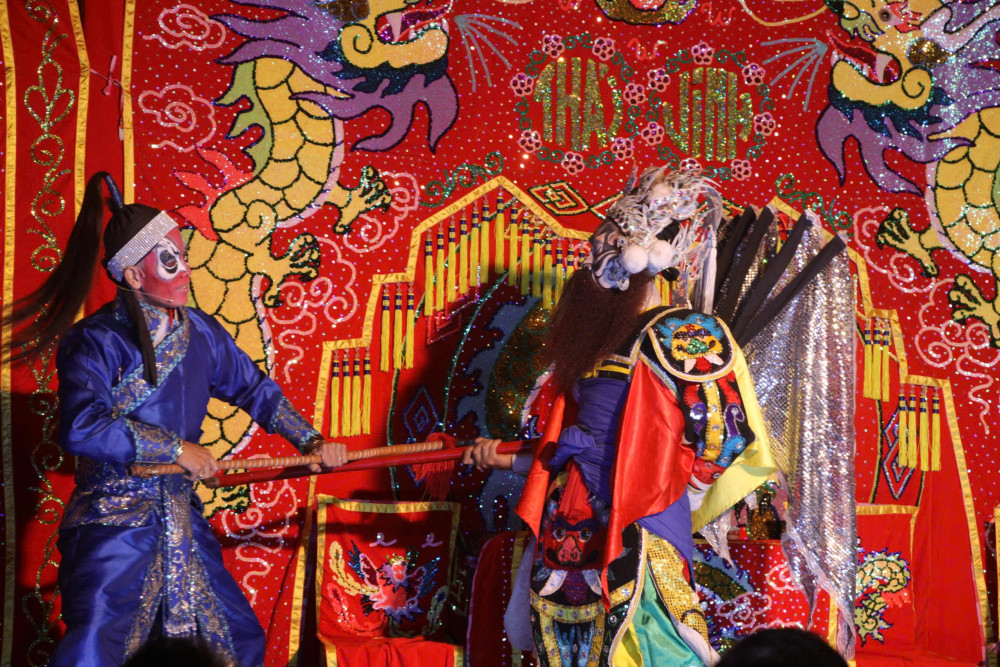 Biểu diễn nghệ thuật truyền thống tại Lễ hội Làm Chay