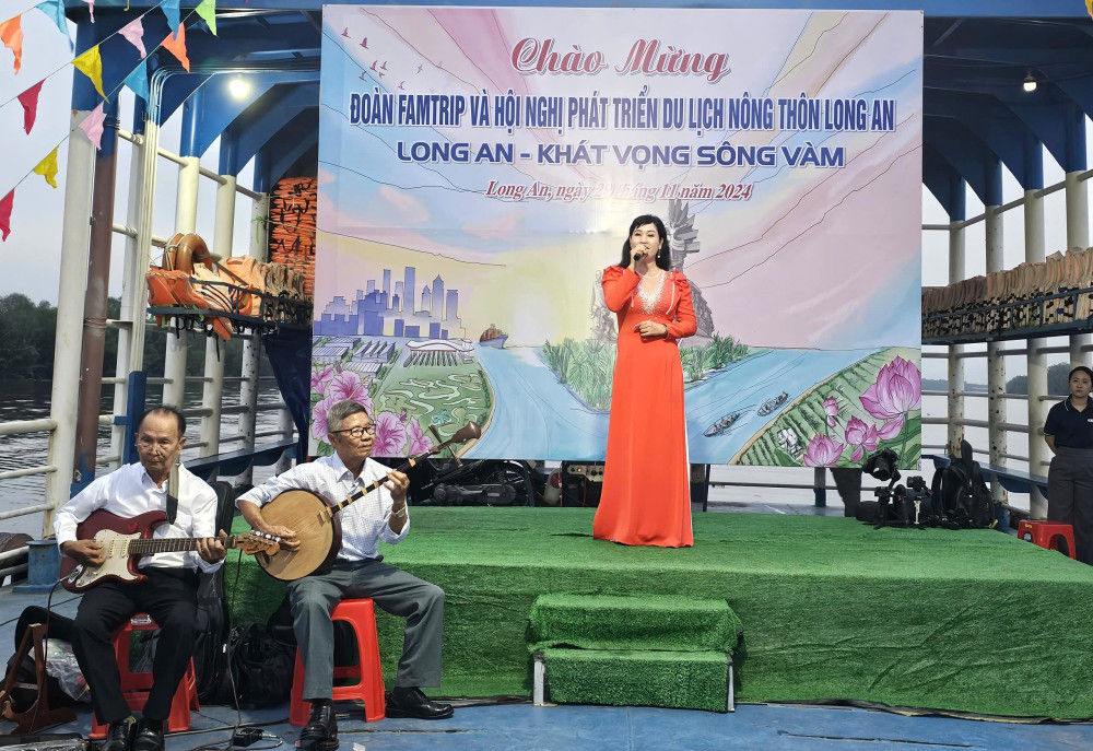 Đưa đờn ca tài tử Nam Bộ vào du lịch là hoạt động được chú trọng