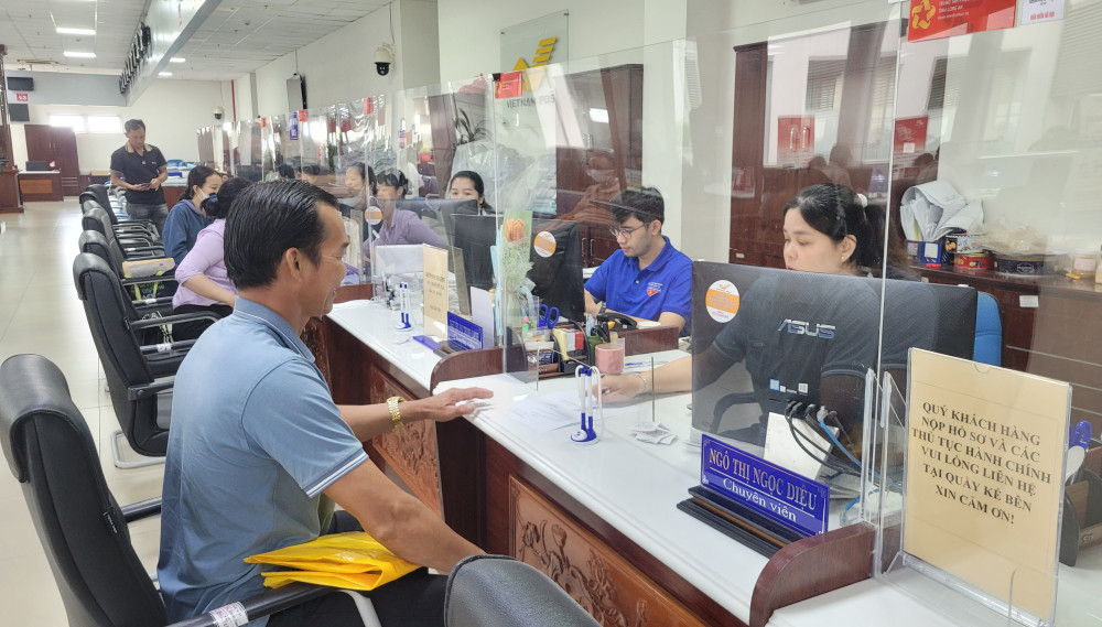 Trung tâm Phục vụ hành chính công hoạt động ổn định tạo thuận lợi rất lớn cho người dân, doanh nghiệp thực hiện các hồ sơ, thủ tục