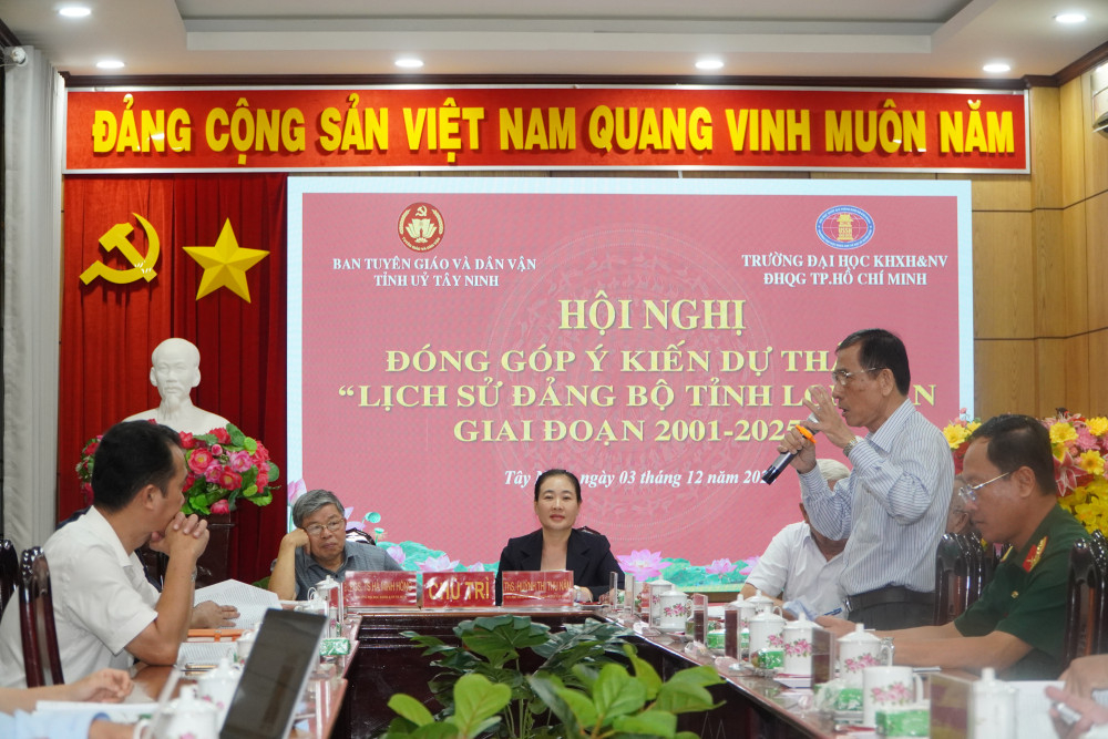 Nguyên Bí thư Tỉnh ủy Nguyễn Nam Việt đánh giá nội dung dự thảo được soạn thảo công phu, phản ánh những thành tựu lớn, tạo đột phá cho tỉnh Long An (cũ) trong ¼ thế kỷ