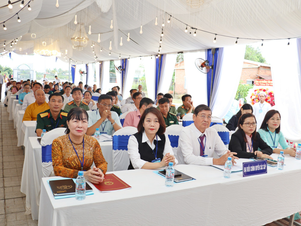 Đại biểu lãnh đạo Trung ương, tỉnh dự Đại hội