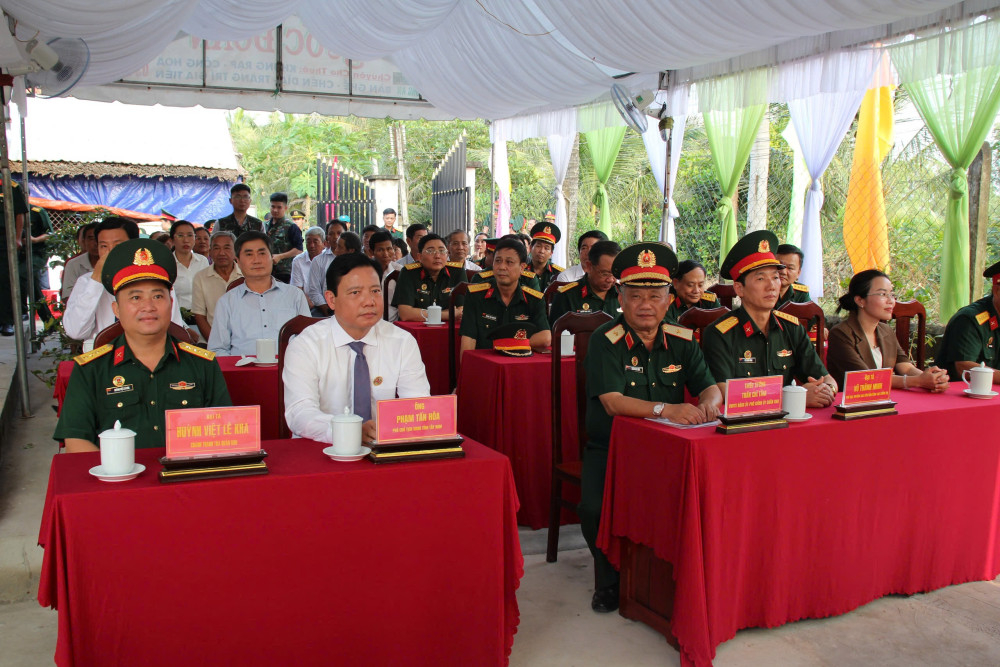 Đại biểu tham dự lễ khánh thành