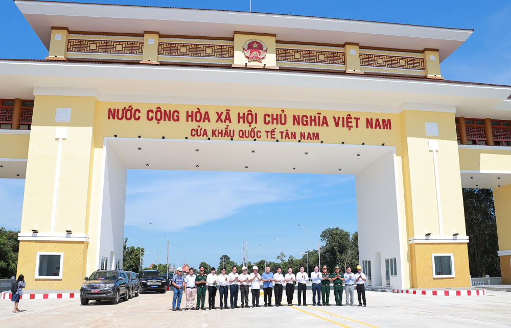 Lãnh đạo tỉnh khảo sát công tác chuẩn bị khai trương cặp Cửa khẩu Quốc tế Tân Nam - Meun Chey theo quy mô cấp quốc gia vào tháng 11/2025