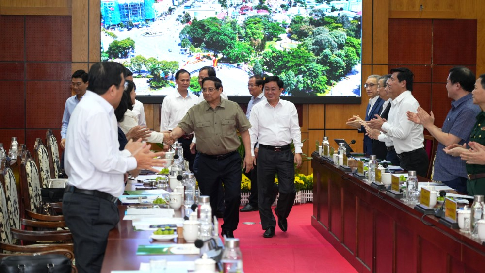 Thủ tướng Chính phủ Phạm Minh Chính làm việc với Ban Thường vụ Tỉnh ủy Tây Ninh