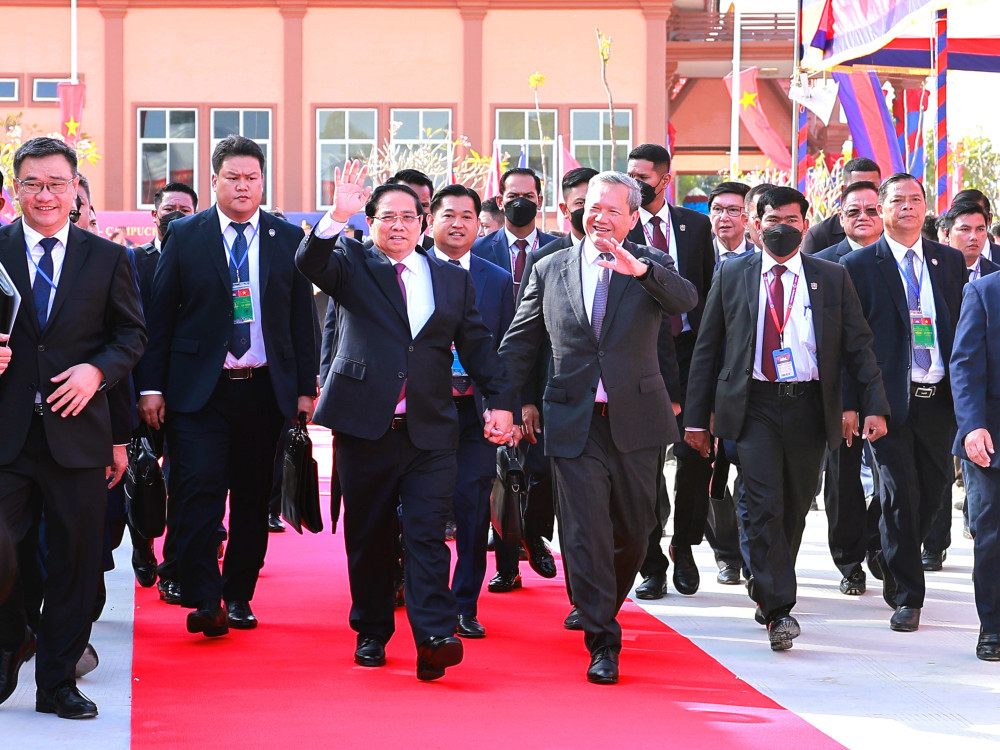 Thủ tướng Chính phủ Việt Nam Phạm Minh Chính và Thủ tướng Campuchia Samdech Moha Bovor Thipadei Hun Manet tại Lễ khai trương cặp Cửa khẩu Quốc tế Tân Nam - Meun Chey