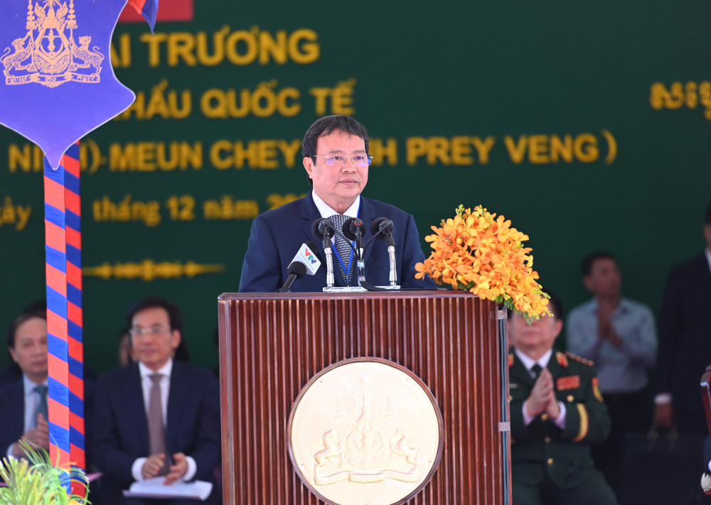 Phó Bí thư Tỉnh uỷ, Chủ tịch UBND tỉnh Lê Văn Hẳn phát biểu tại lễ khai trươn