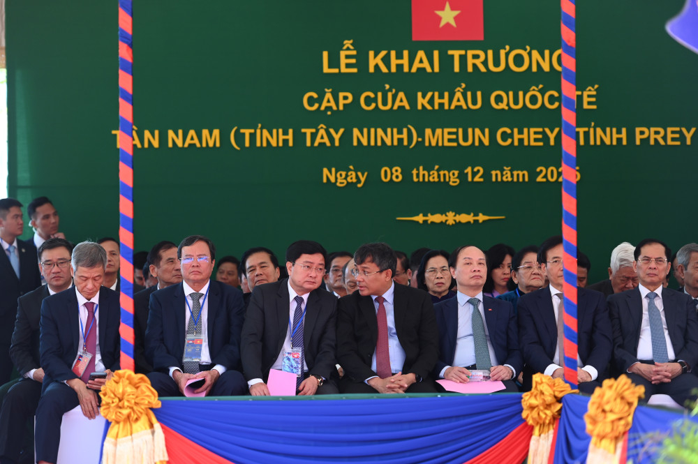 Lãnh đạo các bộ, ngành trung ương và tỉnh Tây Ninh tham dự Lễ khai trương cặp Cửa khẩu Quốc tế Tân Nam - Meun Chey 