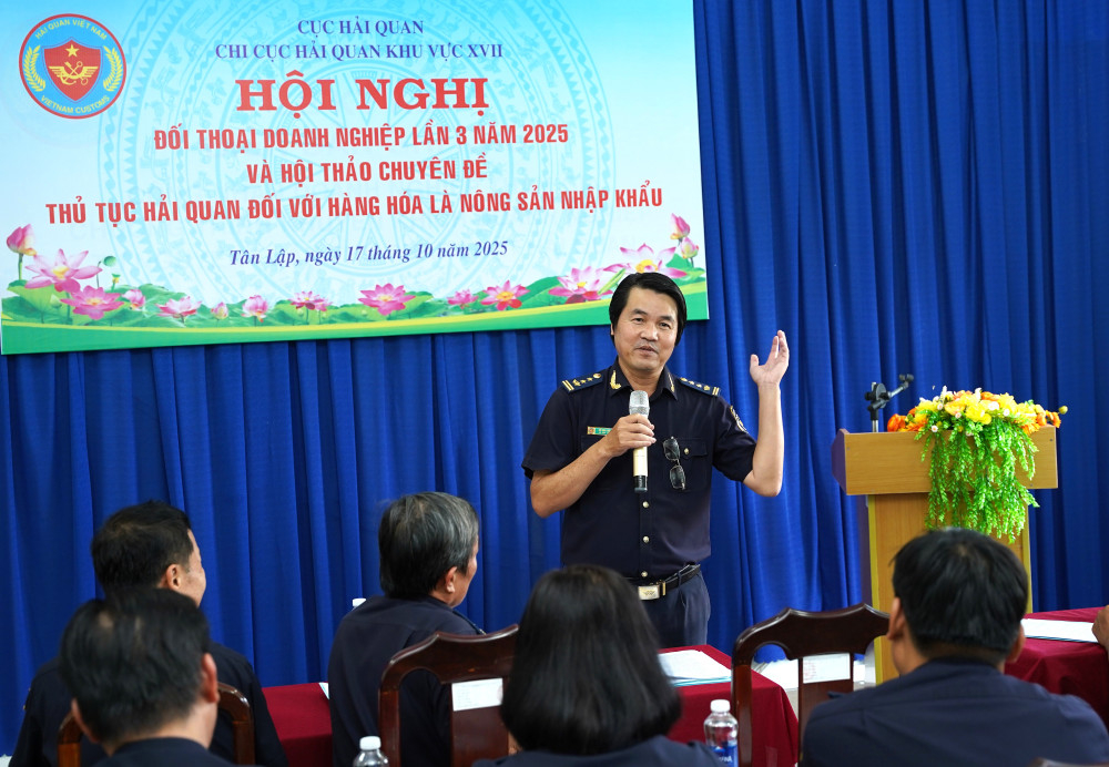 Chi cục Hải quan khu vực XVII thường xuyên lắng nghe và tháo gỡ khó khăn cho doanh nghiệp (Ảnh: Phương Thúy)