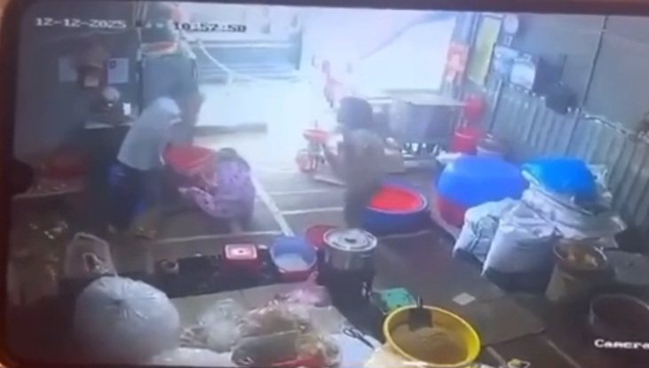 Ông H. dùng dao chém nhiều nhát vào người bà T.