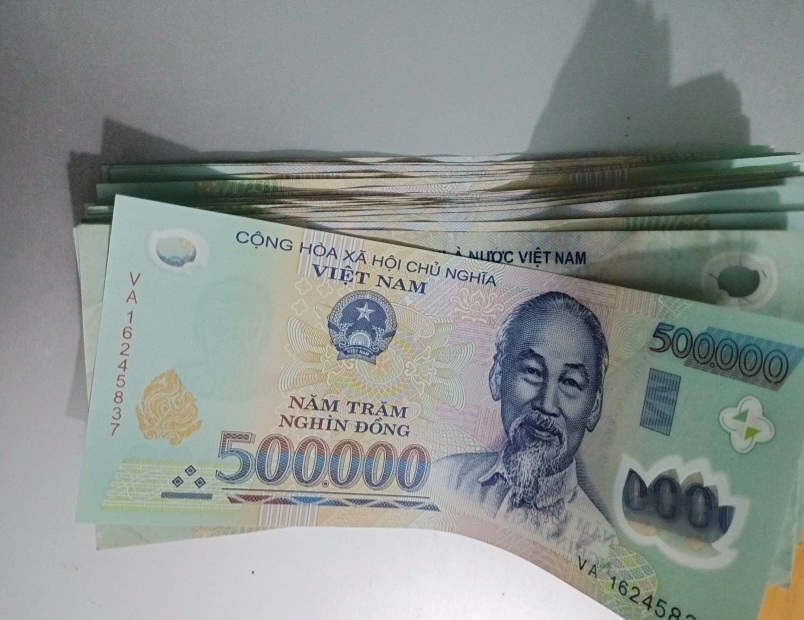 Số tiền 30 triệu đồng được giao lại cho người làm rơi