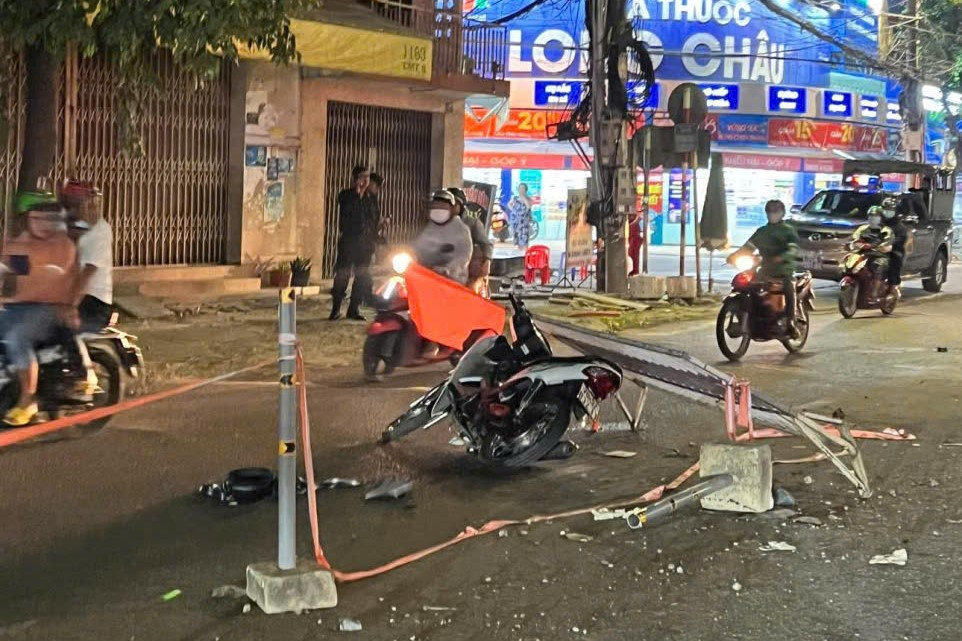 Đã có trường hợp xảy ra tai nạn giao thông ở vị trí có rào chắn, biển báo trên đường Cách Mạng Tháng Tám