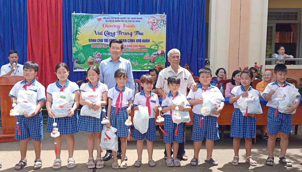 MTTQ tăng cường phối hợp thực hiện công tác an sinh xã hội, chăm lo cho trẻ em có hoàn cảnh khó khăn