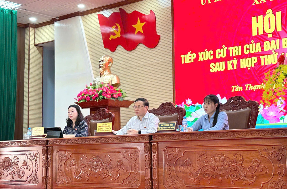 Đoàn đại biểu Quốc hội tỉnh Tây Ninh tiếp xúc với cử tri xã Tân Thạnh