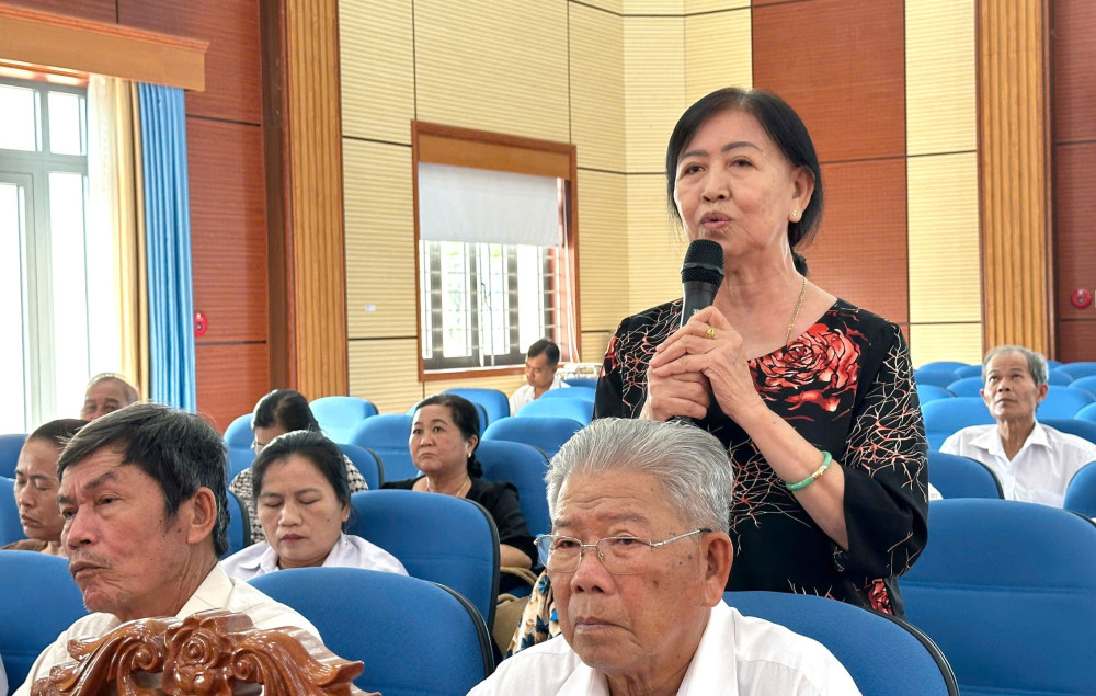 Cử tri đề nghị Trung tâm Y tế khu vực Tân Thạnh bố trí chỗ chạy thận vì nhiều người bệnh có hoàn cảnh khó khăn, không có điều kiện lên tuyến trên