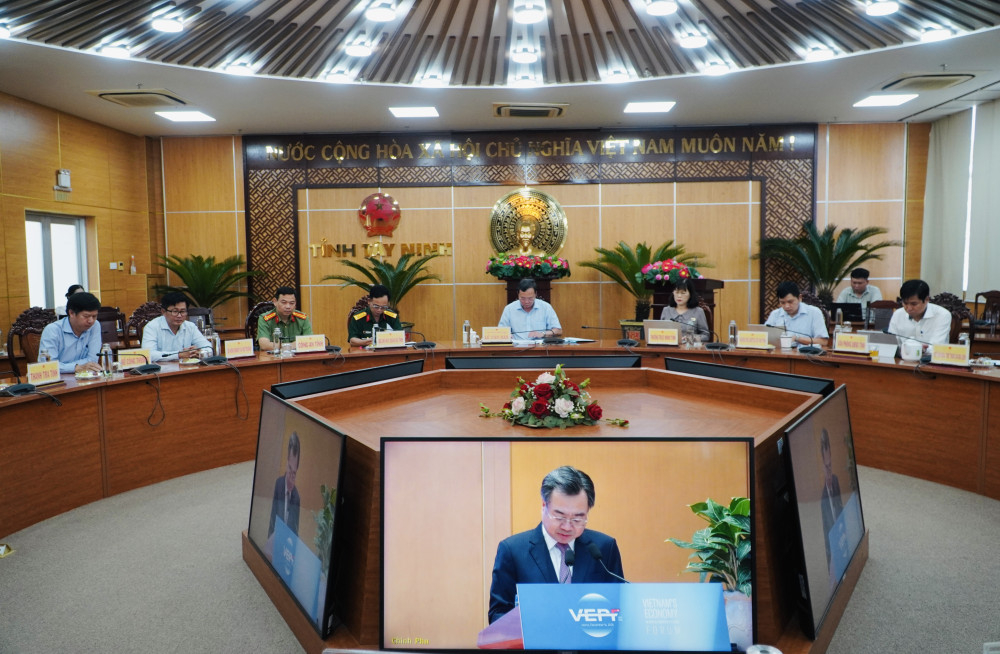 Diễn đàn được kết nối trực tuyến đến 34 tỉnh, thành trong cả nước