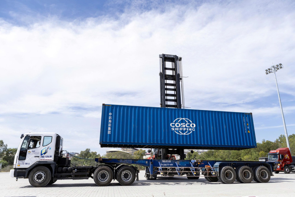 Container đầu tiên xuất cảng trong ngày công bố