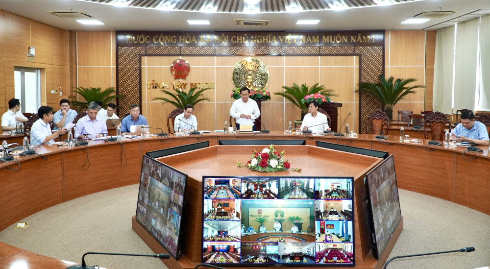 Phó Chủ tịch UBND tỉnh Tây Ninh Huỳnh Văn Sơn chủ trì cuộc họp trực tuyến toàn tỉnh để nghe báo cáo tiến độ giải ngân đầu tư công