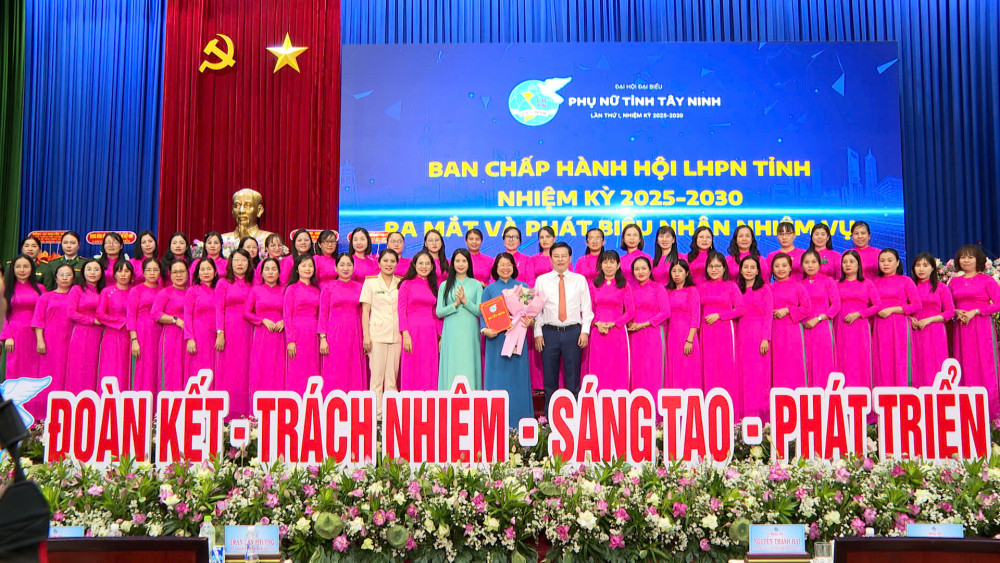 Ban Chấp hành Hội LHPN tỉnh Tây Ninh khóa I, nhiệm kỳ 2025-2030 ra mắt tại Đại hội