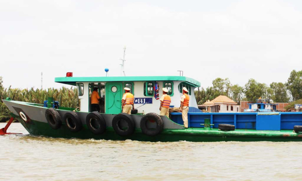 Tây Ninh tăng cường quản lý giao thông đường thủy