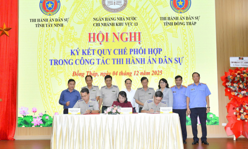 Ngân hàng Nhà nước Khu vực 13 ký kết quy chế phối hợp trong công tác thi hành án dân sự với Đồng Tháp và Tây Ninh