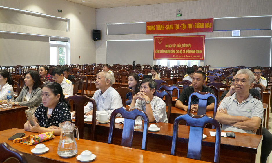 Tập huấn giới thiệu Cổng trải nghiệm d&agrave;nh cho hộ v&agrave; c&aacute; nh&acirc;n kinh doanh