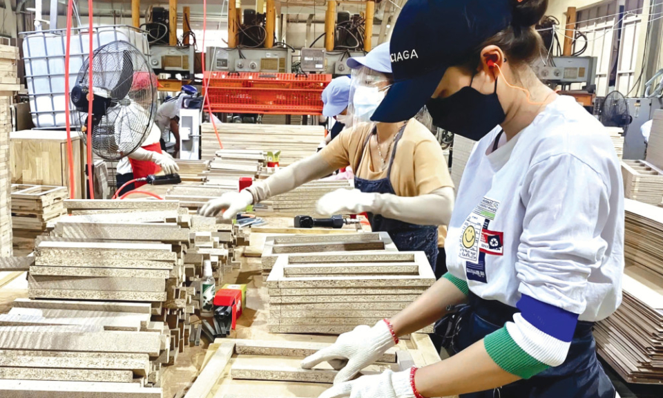 Industrial breakthrough&mdash;the driving force of economic growth