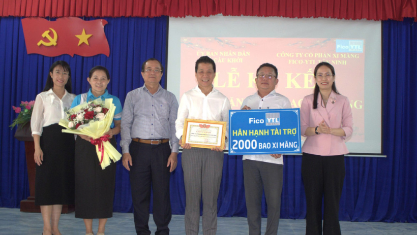 Fico T&acirc;y Ninh tặng 6.000 bao xi măng hỗ trợ x&atilde; Cầu Khởi, Long Chữ v&agrave; phường G&ograve; Dầu