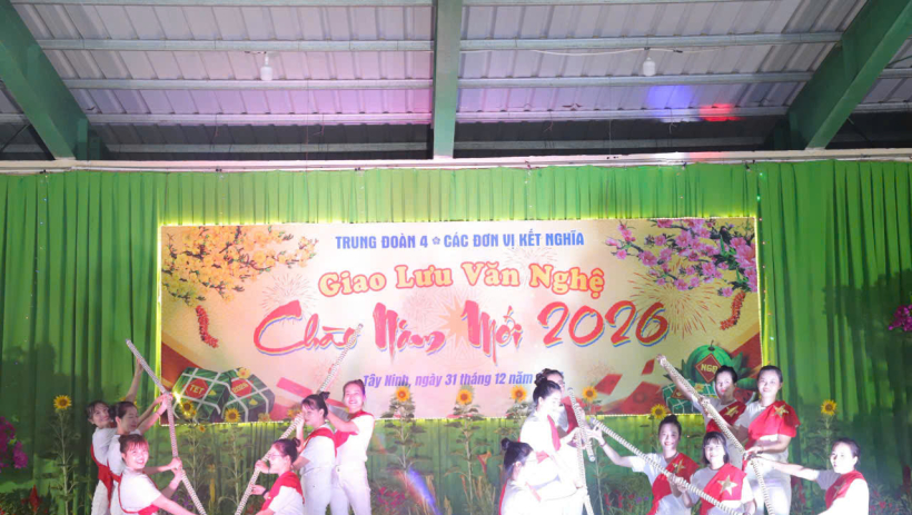 Đặc sắc đ&ecirc;m văn nghệ ấm t&igrave;nh qu&acirc;n - d&acirc;n