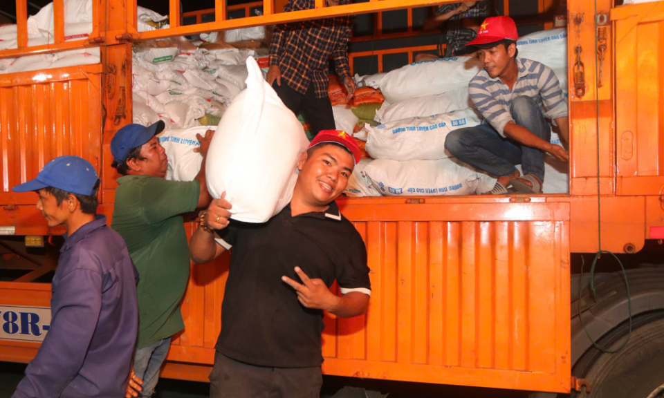 Những chuyến xe chở đầy yêu thương