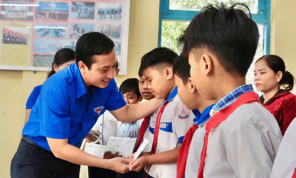 Tuổi trẻ Tây Ninh - Sôi nổi thi đua