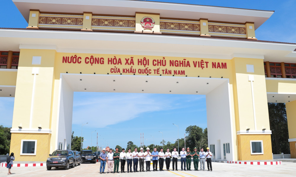 Cửa khẩu Quốc tế Tân Nam: Khơi thông động lực vùng biên