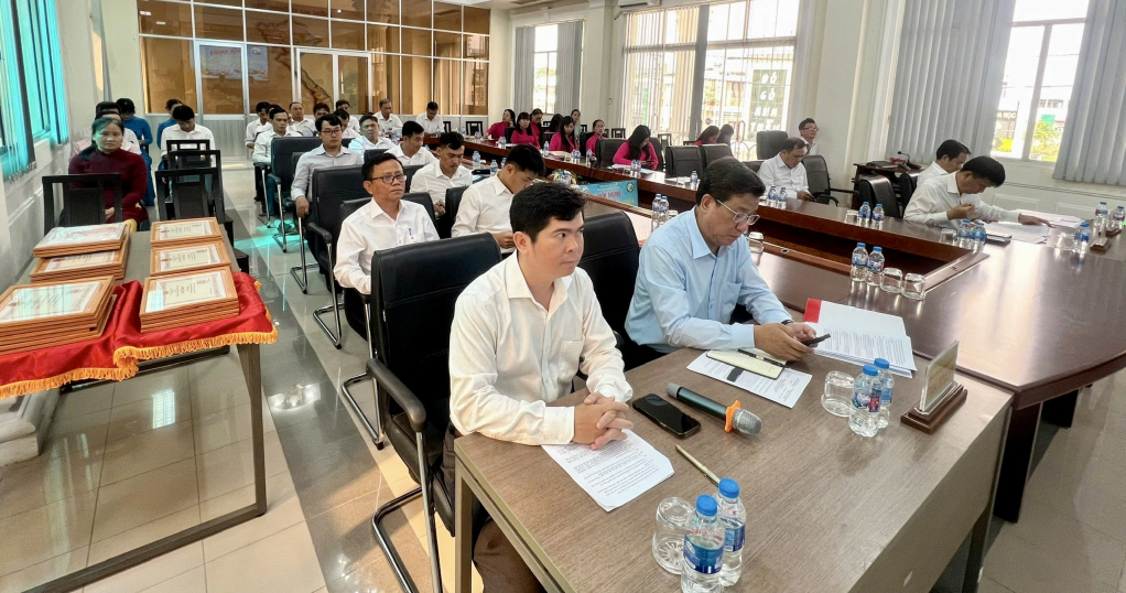 Đại biểu tham dự hội nghị