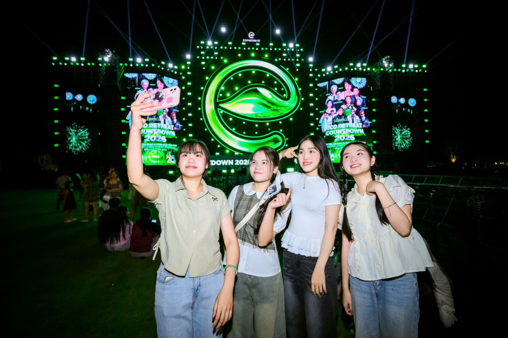 Rực s&aacute;ng bầu trời Bến Lức với đại nhạc hội Eco Retreat Countdown 2026