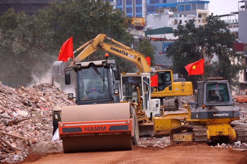 Đẩy nhanh tiến độ ho&agrave;n th&agrave;nh c&aacute;c dự &aacute;n ch&agrave;o mừng Đại hội Đảng XIV