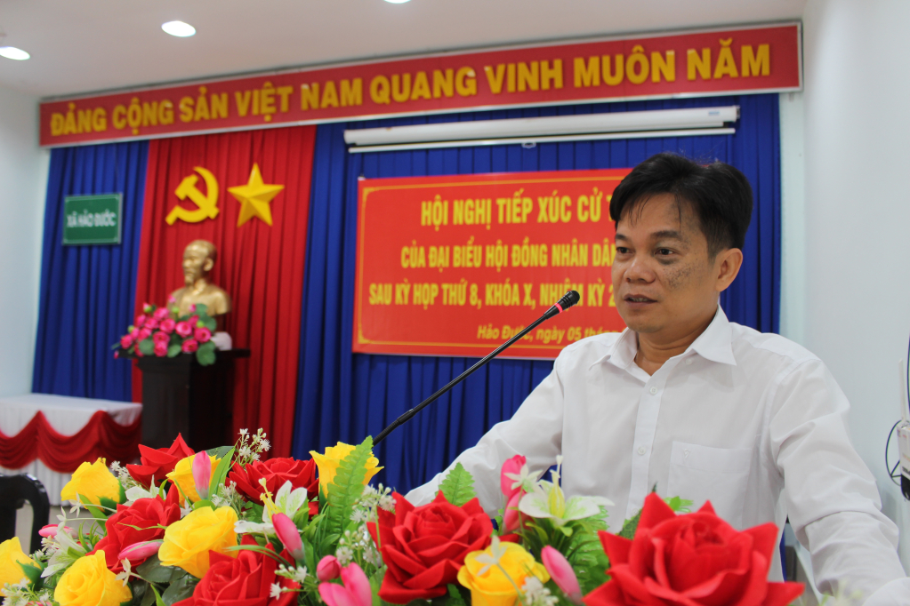 Ông Nguyễn Thành Đại – Chủ tịch UBND xã Hảo Đước giải trình các kiến nghị của cử tri.