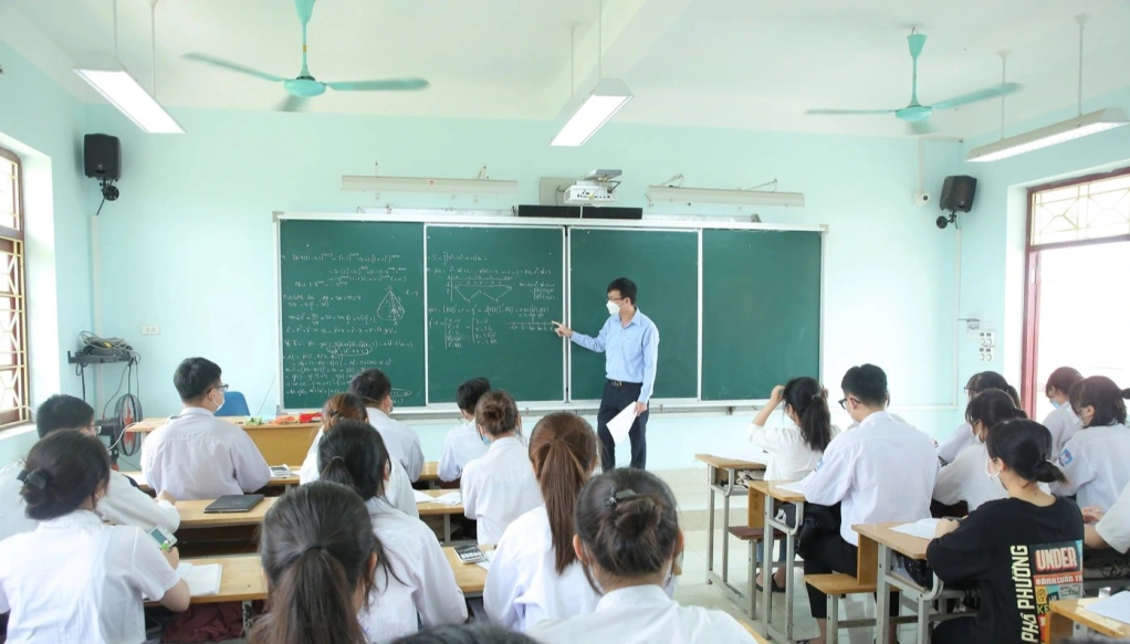 Bộ GD-ĐT c&ocirc;ng bố dự thảo sửa đổi Th&ocirc;ng tư 29 về dạy th&ecirc;m, học th&ecirc;m