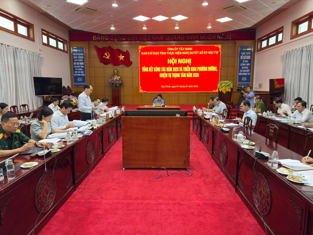 Quang cảnh hội nghi