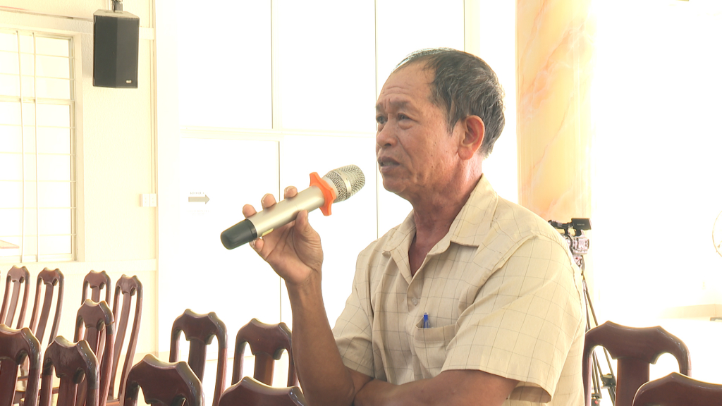 Cử tri Trần Văn Vinh (ấp Bình An, xã Tầm Vu) kiến nghị nhiều vấn đề liên quan đến đời sống, xã hội