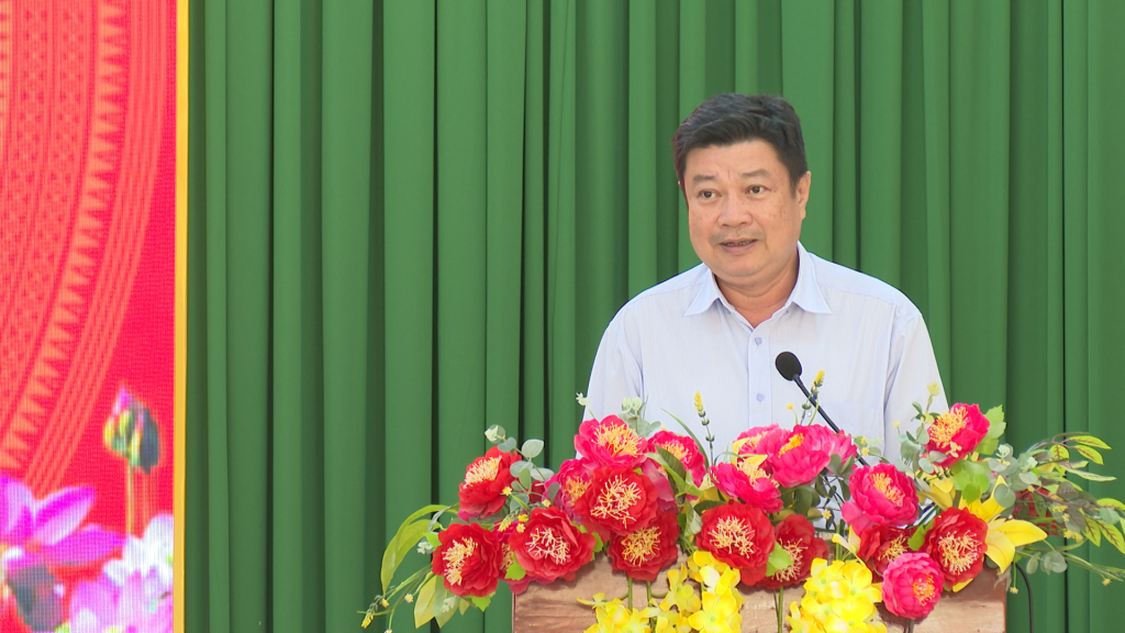 Phó Trưởng ban Tổ chức Tỉnh ủy Nguyễn Dương Phong Linh phát biểu tại hội nghị