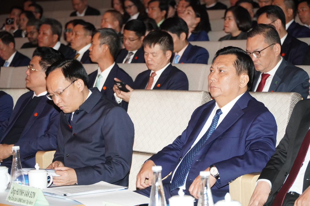 Phó Chủ tịch UBND tỉnh Tây Ninh Huỳnh Văn Sơn dự chương trình