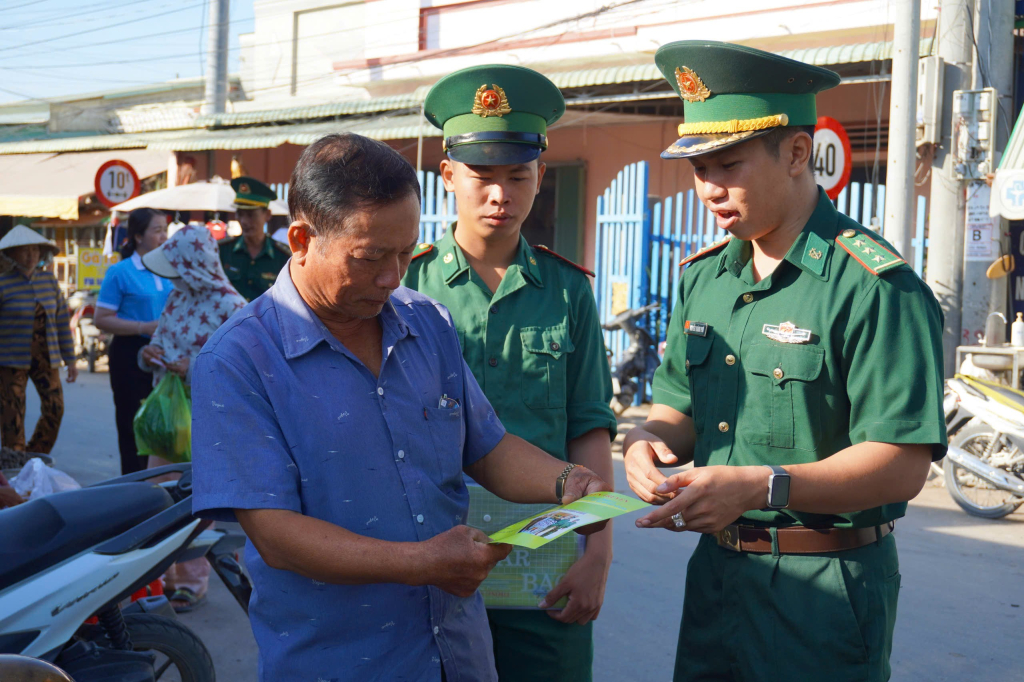 Ph&aacute;t huy m&ocirc; h&igrave;nh 'Tiếng loa Bi&ecirc;n ph&ograve;ng', bảo đảm an ninh bi&ecirc;n giới dịp Tết