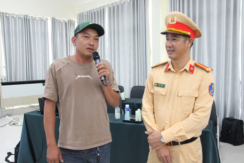 Chủ phương tiện, lái xe chở mía chia sẻ về những khó khăn trong quá trình vận chuyển hàng