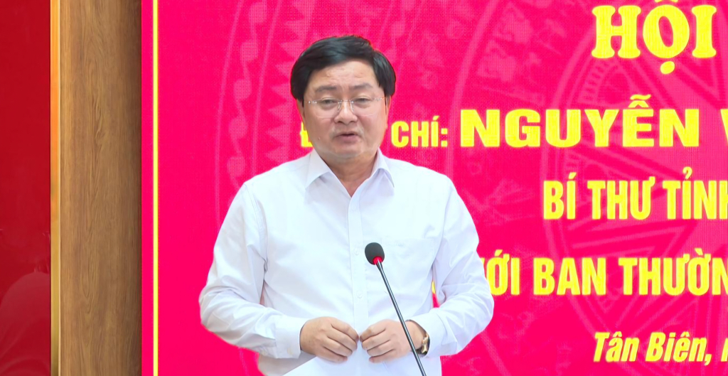 Bí thư Tỉnh ủy Nguyễn Văn Quyết phát biểu chỉ đạo tại buổi làm việc với Ban Thường vụ Đảng ủy xã Tân Biên.