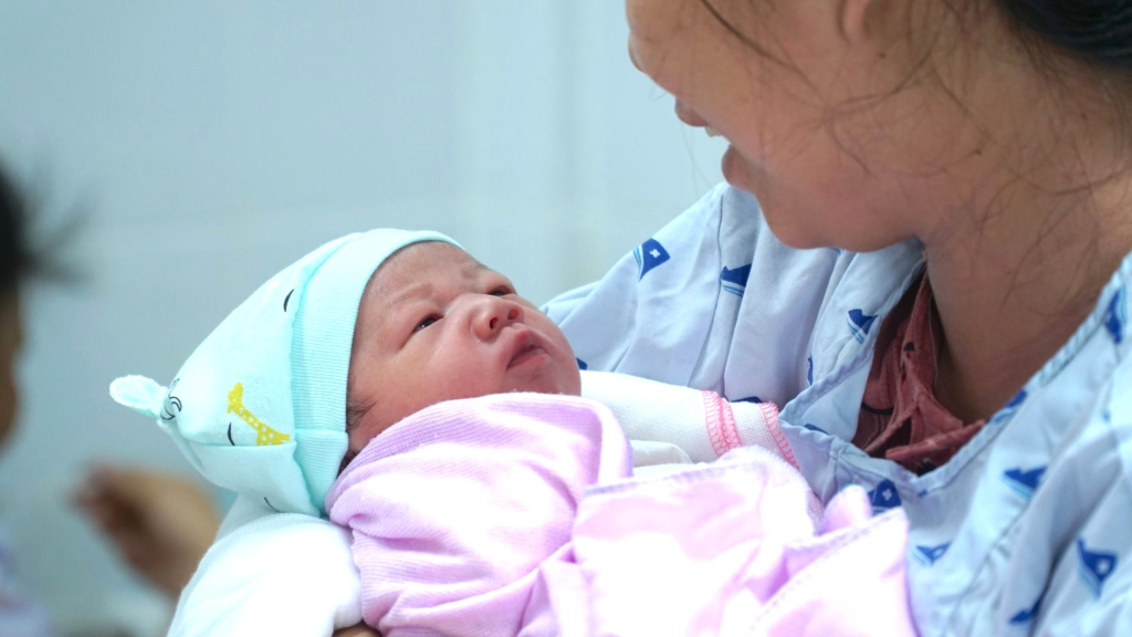 Một em bé chào đời tại Bệnh viện Đa khoa Tây Ninh (Ảnh: Tâm Giang)