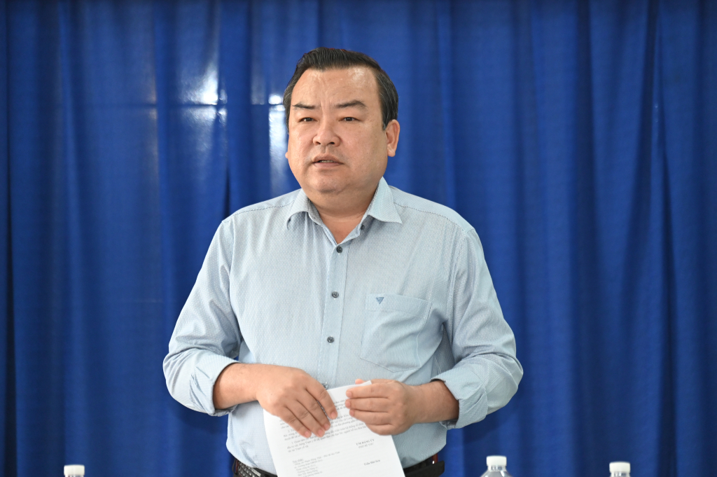 Ph&oacute; B&iacute; thư Tỉnh ủy Phạm H&ugrave;ng Th&aacute;i l&agrave;m việc tại x&atilde; Long Thuận