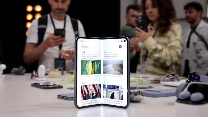 Google ph&aacute;t triển v&agrave; sản xuất smartphone cao cấp tại Việt Nam năm 2026