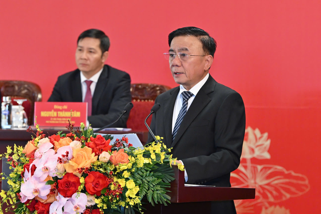 Uỷ viên Bộ Chính trị, Thường trực Ban Bí thư Trần Cẩm Tú phát biểu tại họp báo